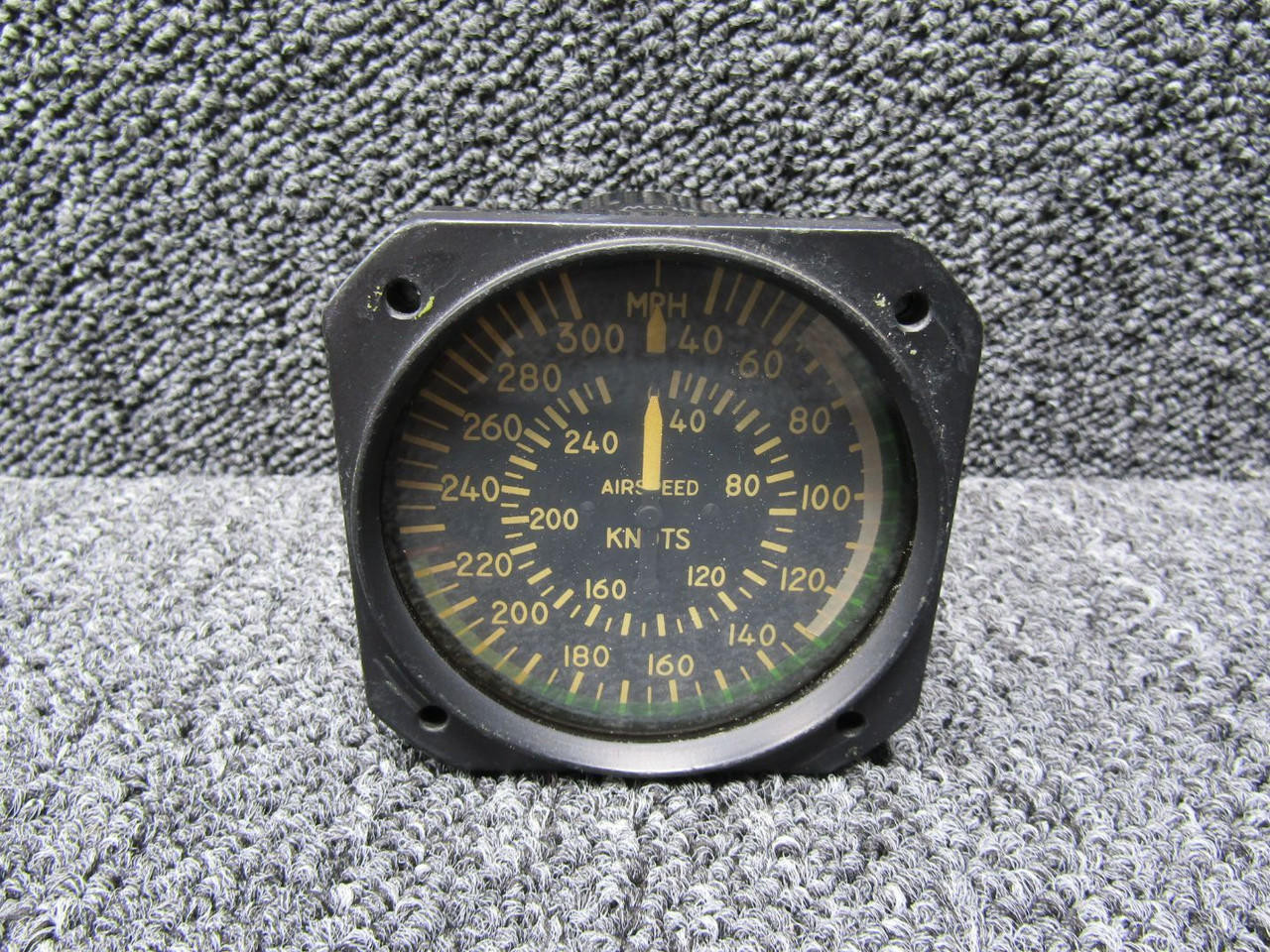 8.039.408 Salmoiraghi Airspeed Indicator, 30-260 Knots