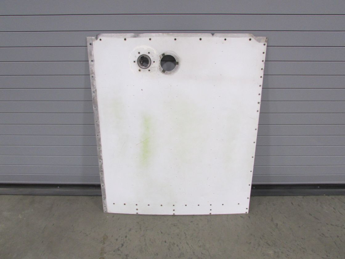 0523521-27, 0426011-4 Cessna 172M LH Fuel Tank Cover Assembly with