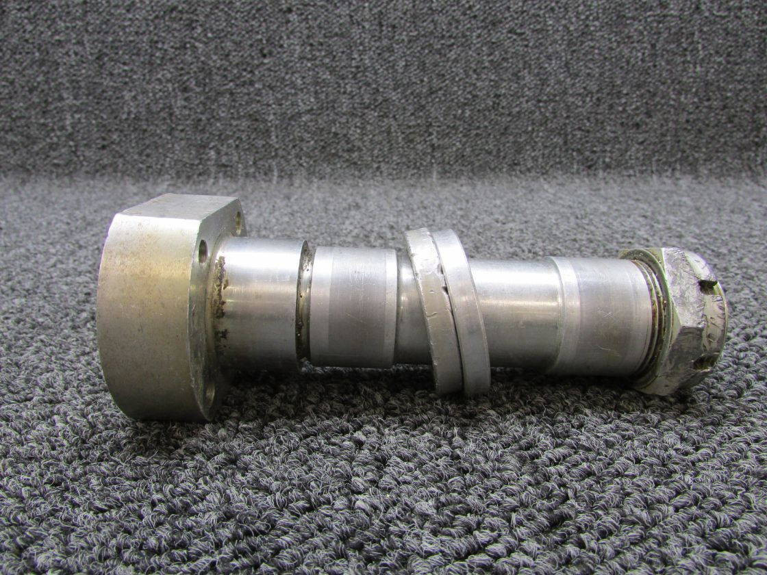 0441164-1 Cessna Main Gear Axle Left Hand or Right Hand (Aluminum