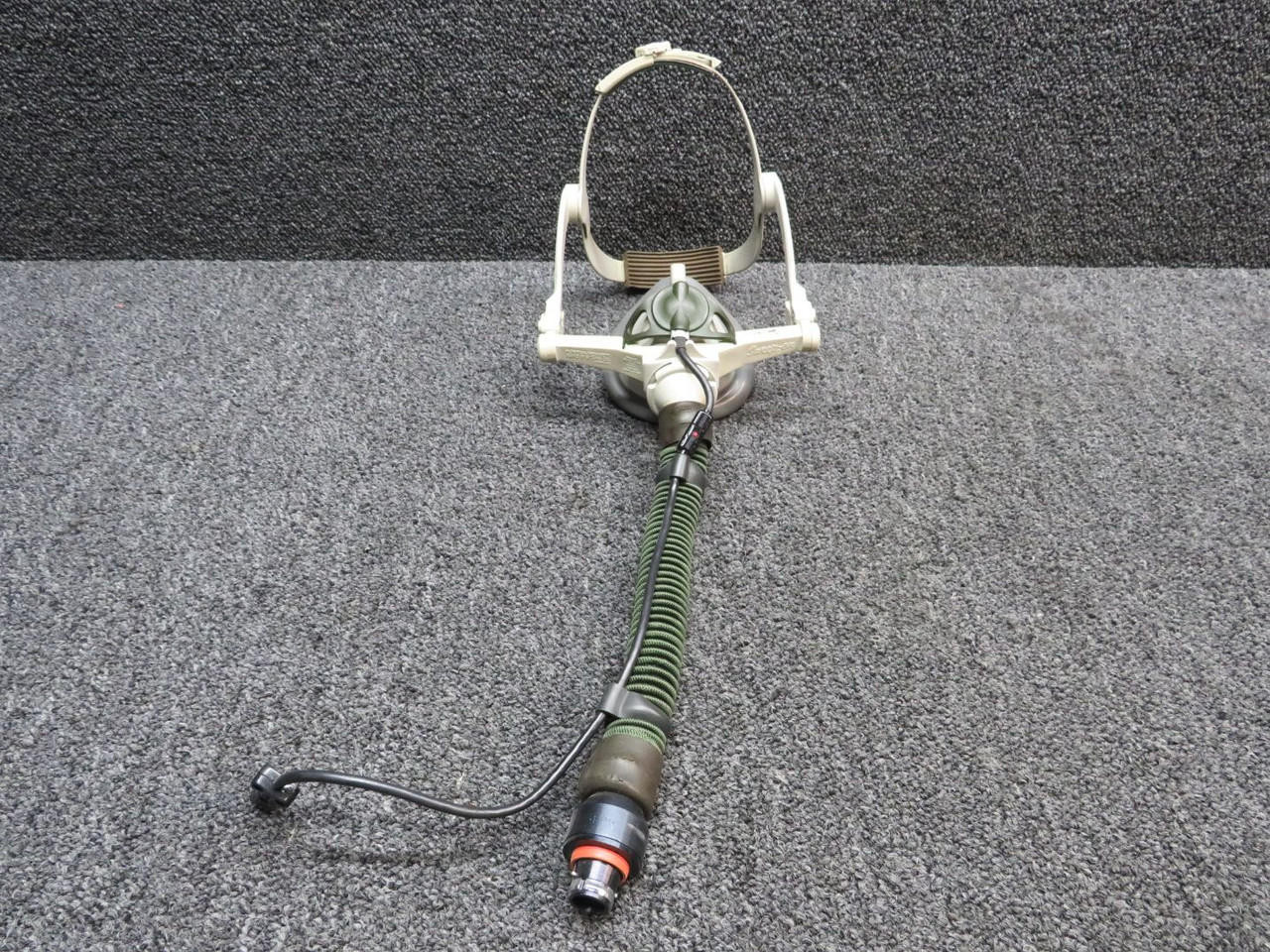 114423-62 Puritan-Bennett Sweep-On Crew Oxygen Mask