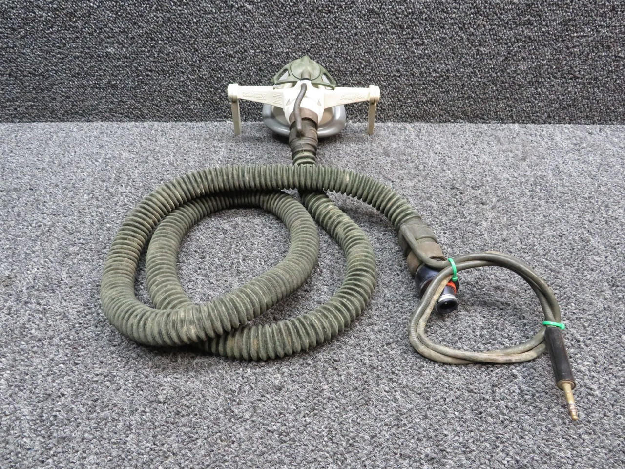 114023-22 Puritan Bennett Crew Oxygen Sweep On Mask With Broken