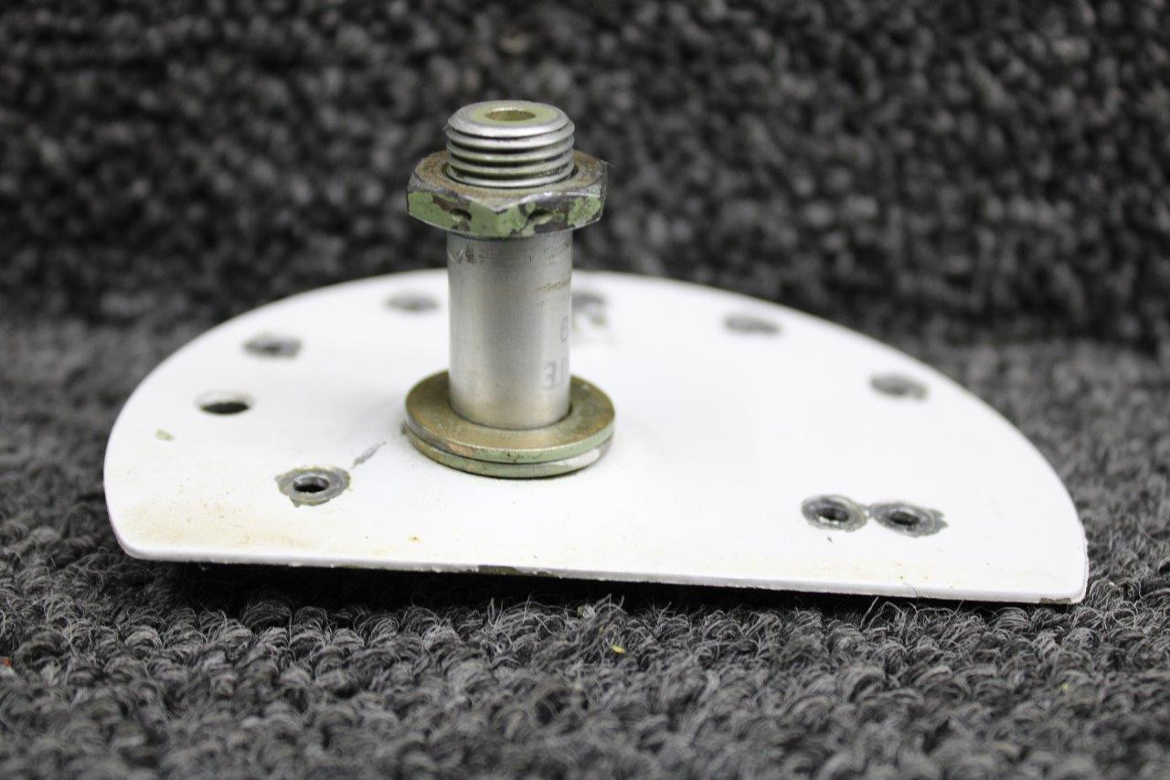 S21061, 032252610 Cessna 182Q Fuel Tank Drain Valve Has Adapter