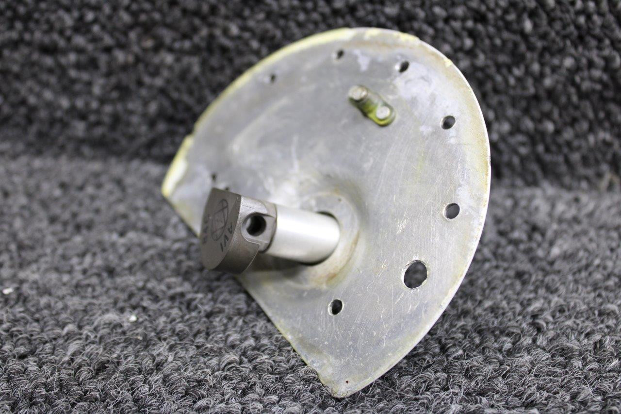 S21061, 032252610 Cessna 182Q Fuel Tank Drain Valve Has Adapter