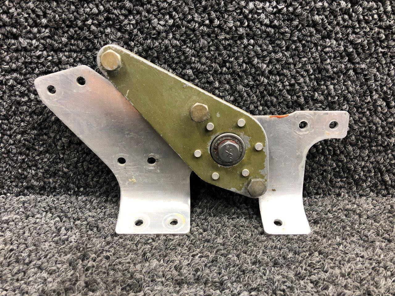 5514118-12, 5514118-10 Cessna 550 Windshield De-Ice Control Bellcrank & Bracket