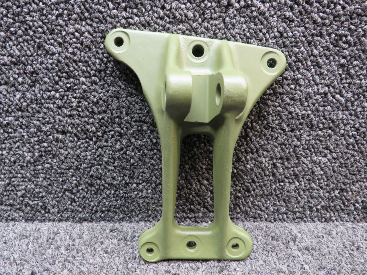 0822180-7 Cessna LH Main Gear Side Brace Support has PAI-PT-1 and