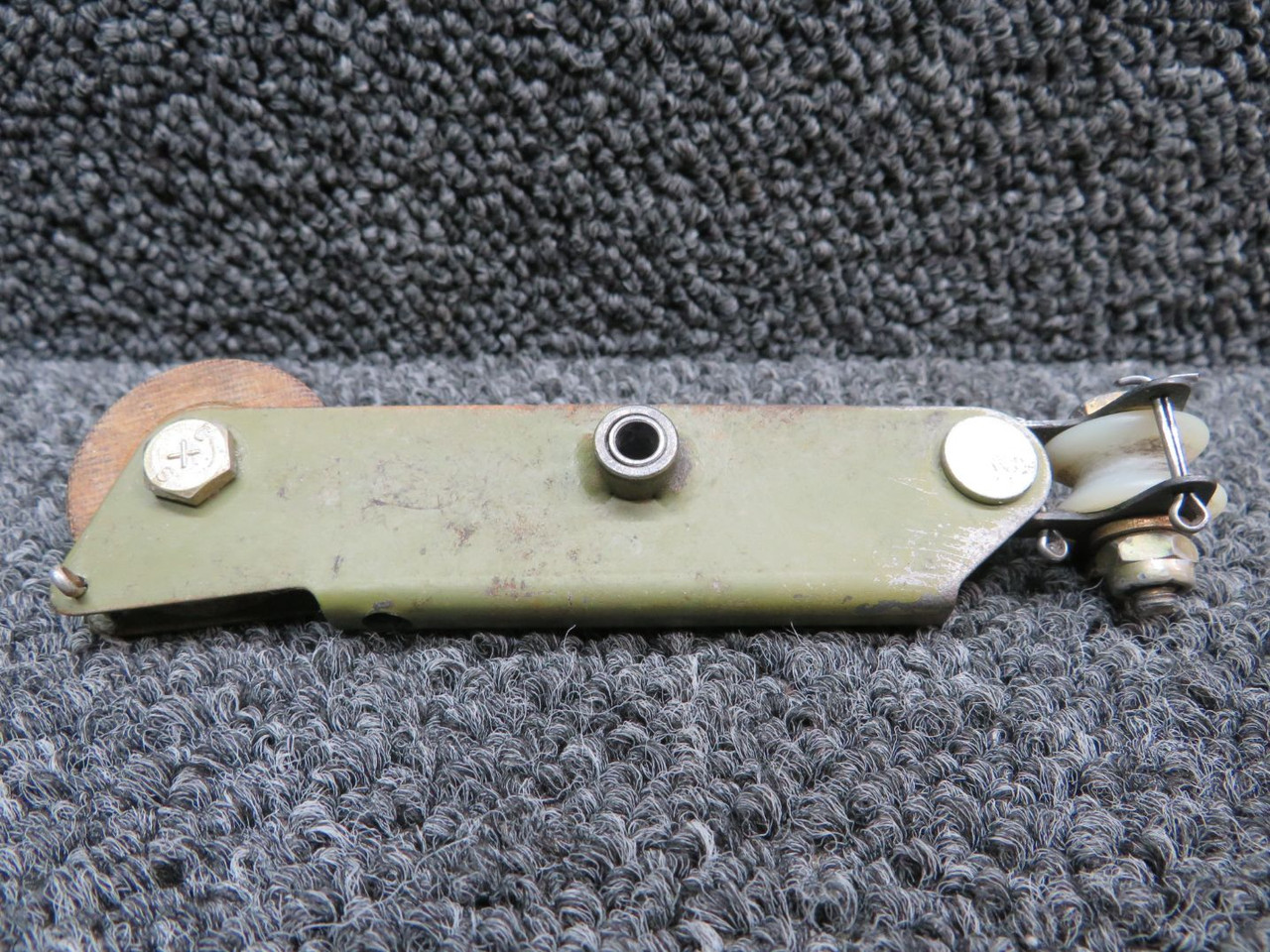 専用ページ172 0713070-9 Cessna 172N Parking Brake Bellcrank Assembly For Sale