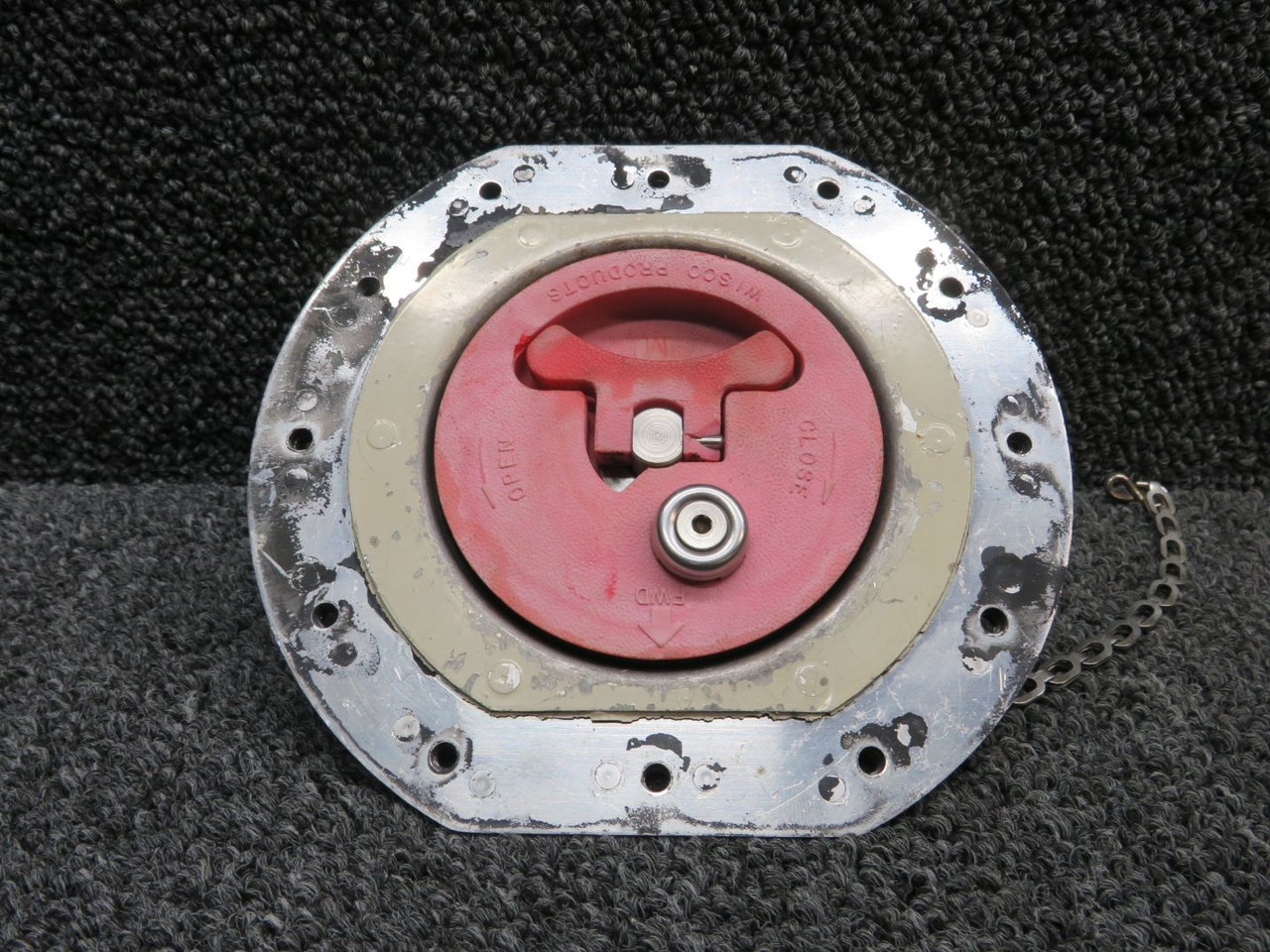 Cessna TU206G Wisco Vented Fuel Cap and Adapter Assembly, Damaged