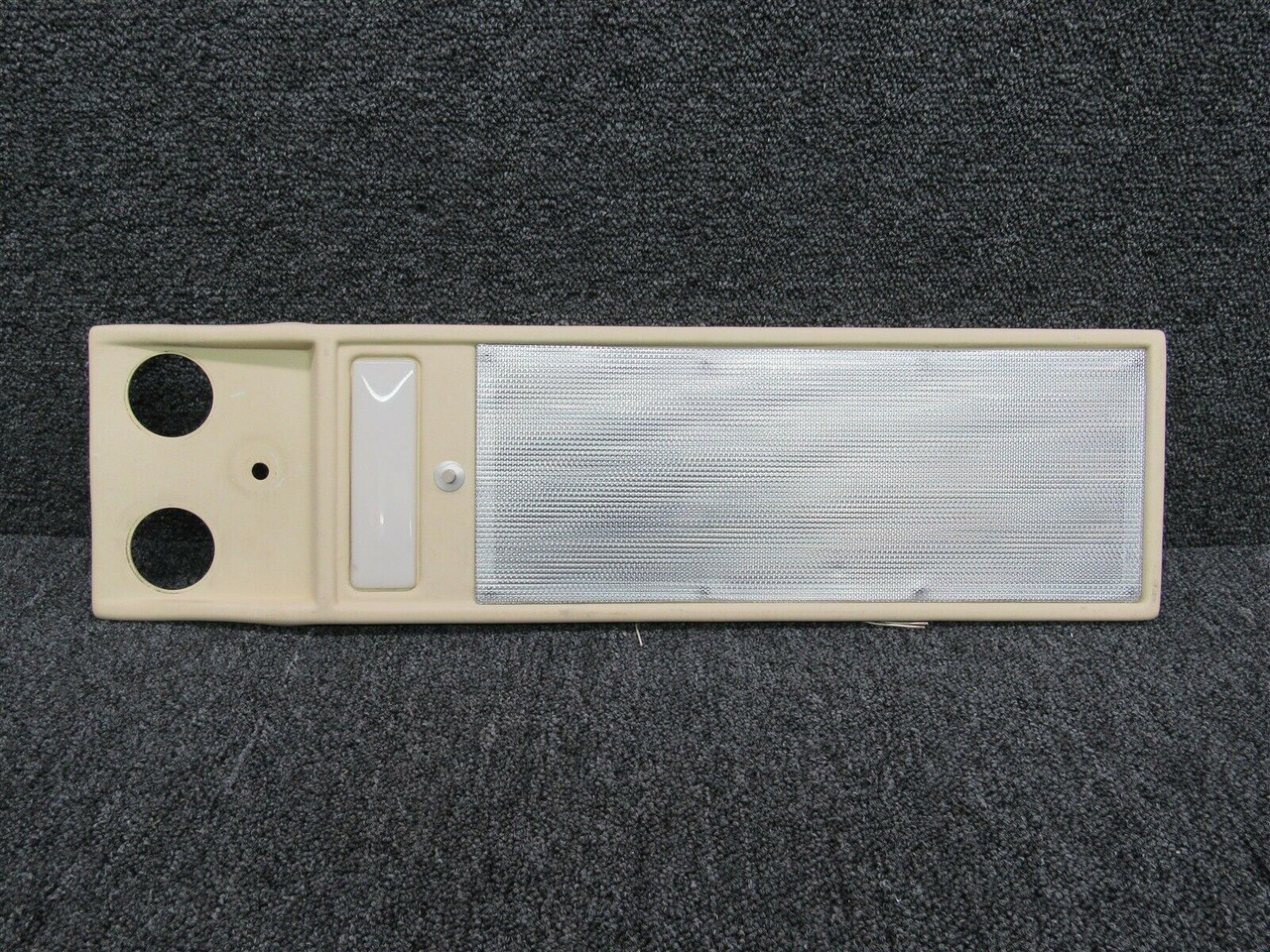 106-530041-1 Beechcraft A36 Console Assy Overhead W/ Light (Volts: 14)