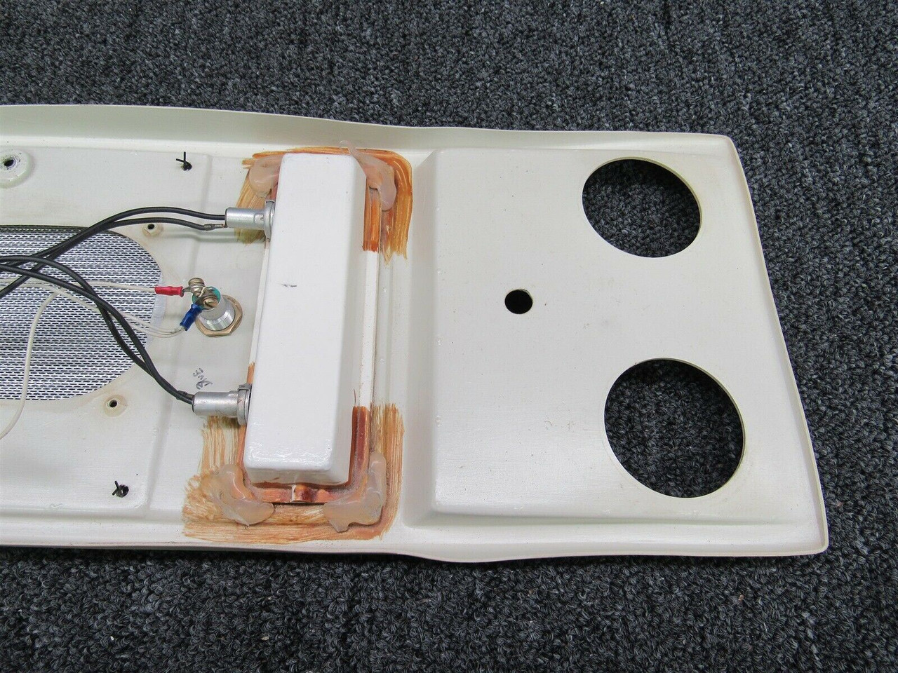 シバページ 106-530041-1 Beechcraft A36 Console Assy Overhead W/ Light (Volts: 14)