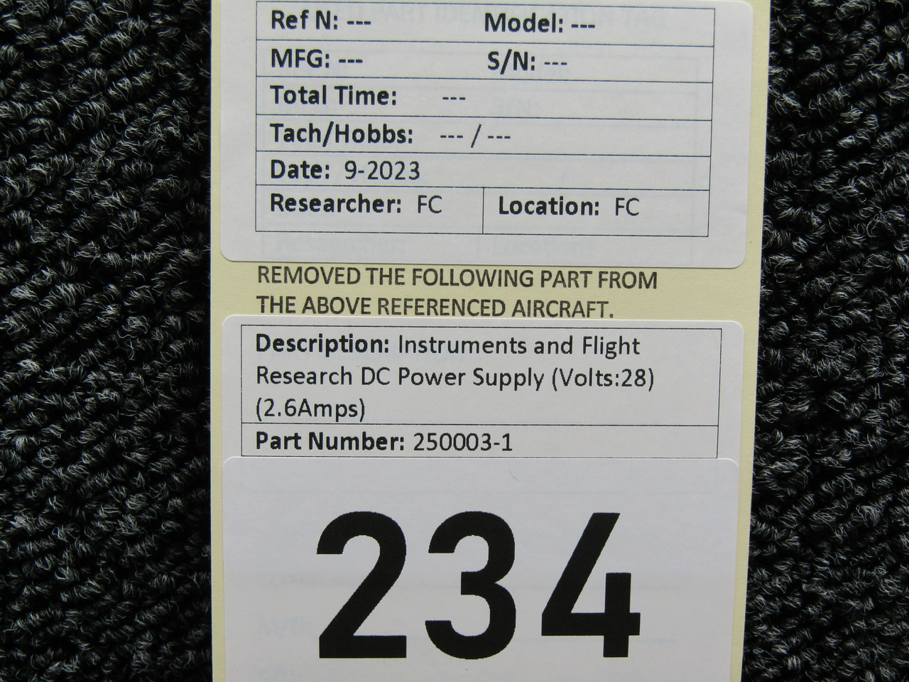 Y.R ページ 250003-1 Instruments and Flight Research Voltage 28 and 2.6 Amps