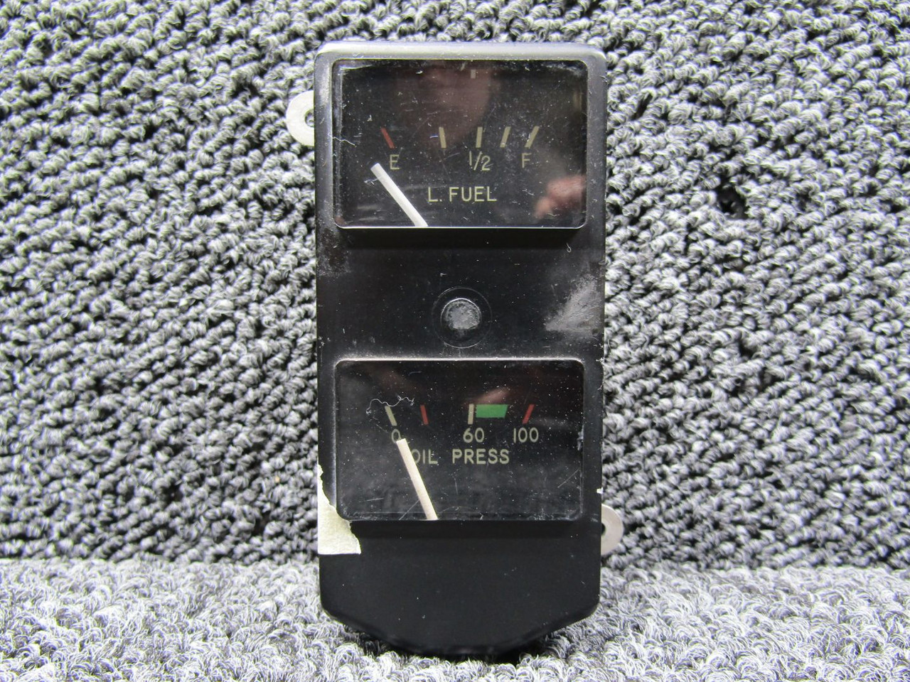 C669504-0101 Cessna Engine Oil Pressure and Fuel Gauge Cluster