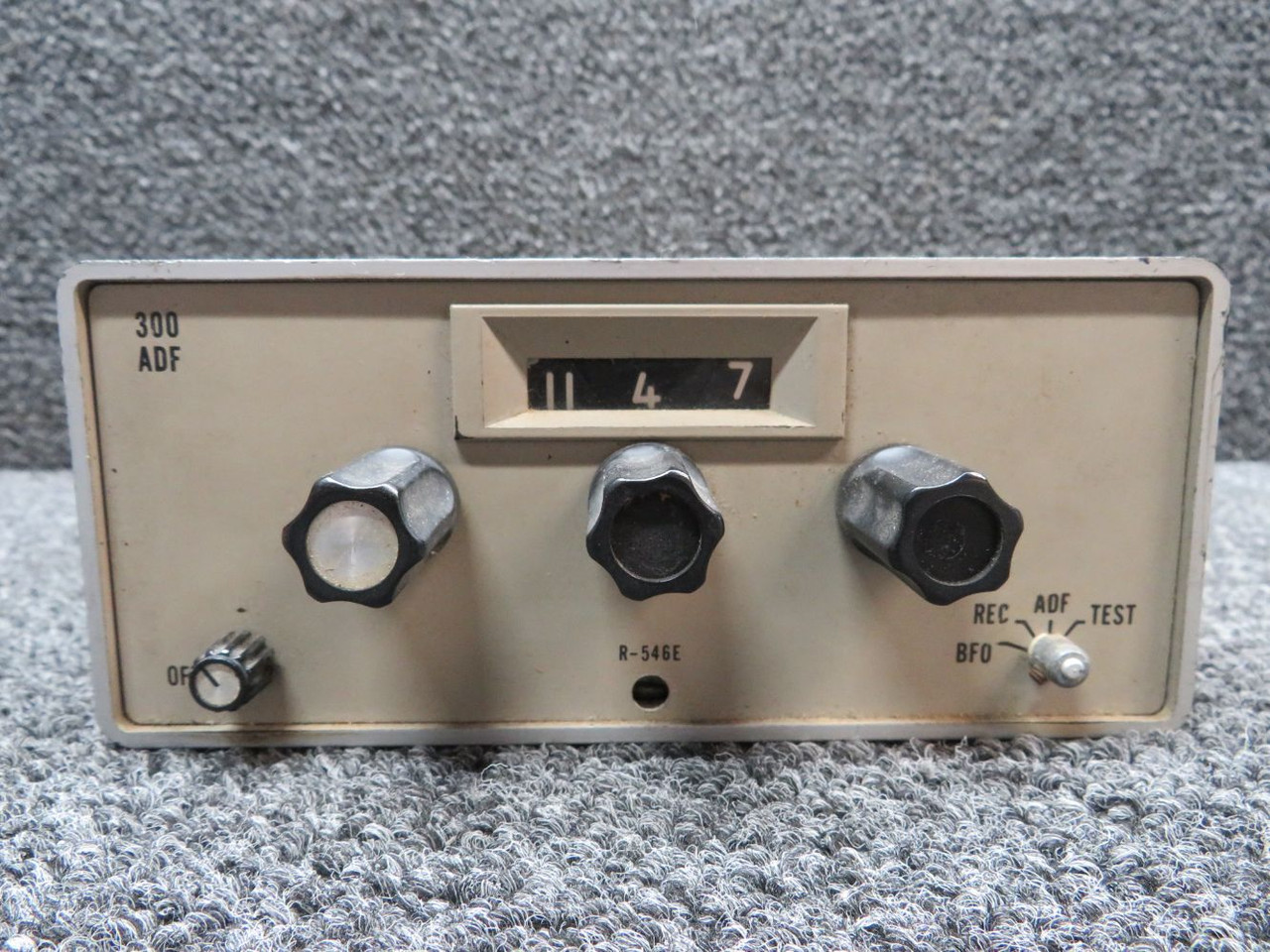 41240-0101 ARC R-546E ADF Receiver has Missing Knob and Mods