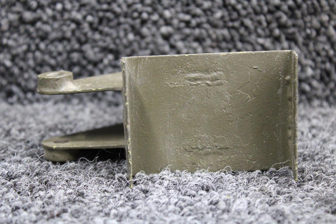 11682-000 Piper PA22 Inboard Flap Hinge (New Old Stock)