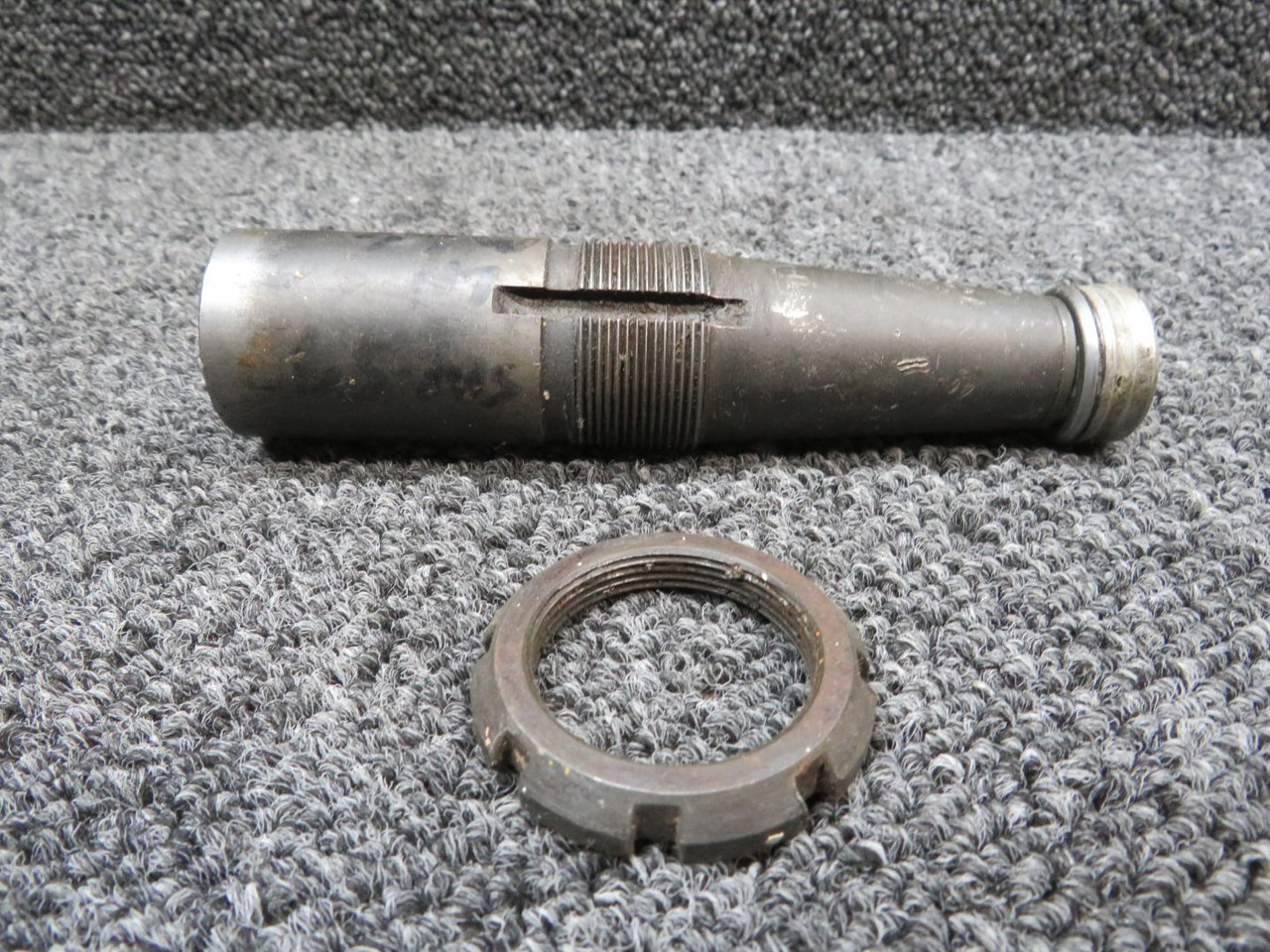 GLAY ズラーピン 1241609-1 Cessna Pivot Shaft - Main Landing Gear ( No Washer)