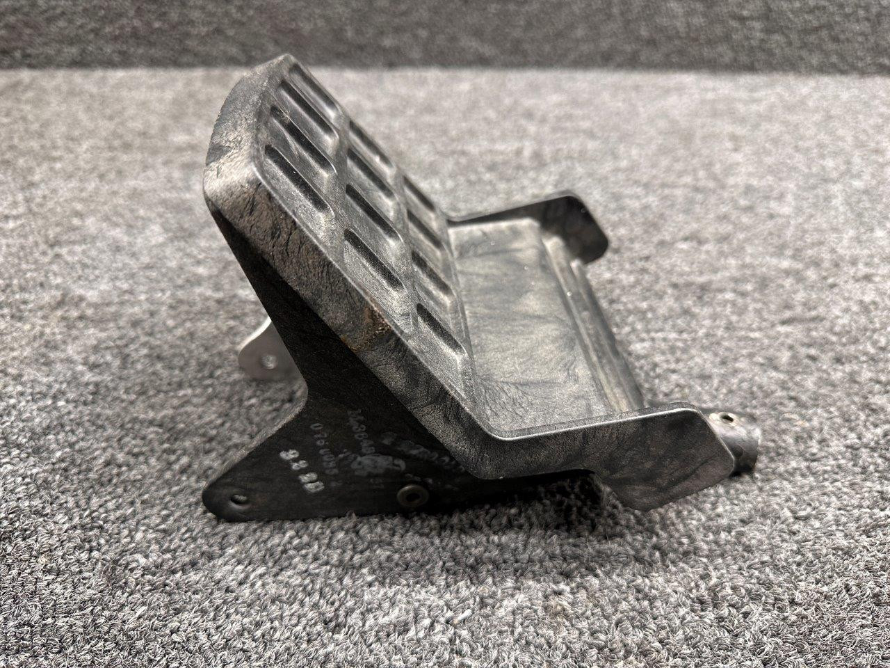0760678-2 Cessna R182 Inboard Co-Pilot Rudder Pedal Assembly