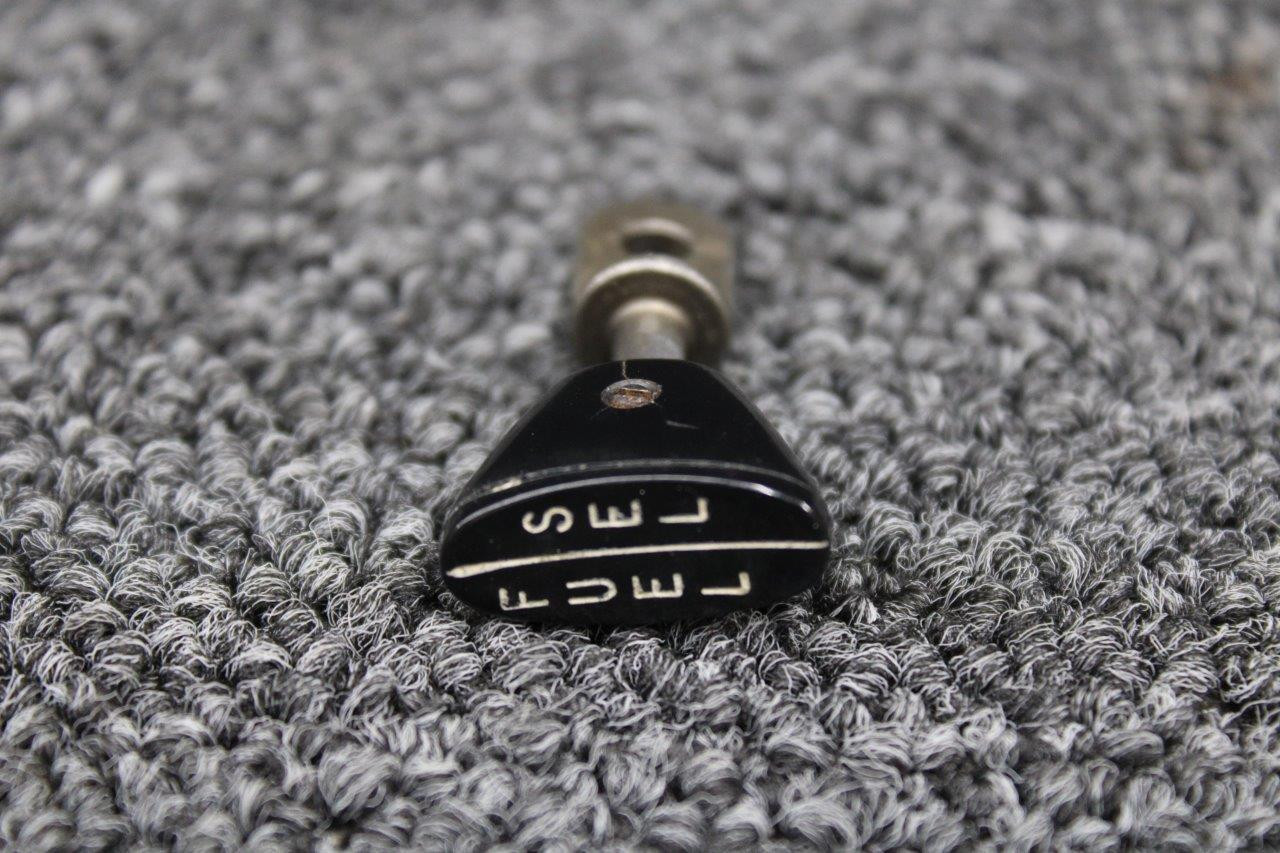 84083-002 (Use: 571-224) Piper PA46-350P Fuel Selector Cable Knob