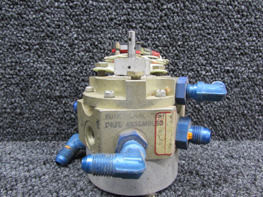 HE825-1 H and E Fuel Selector Valve (Missing Knob)