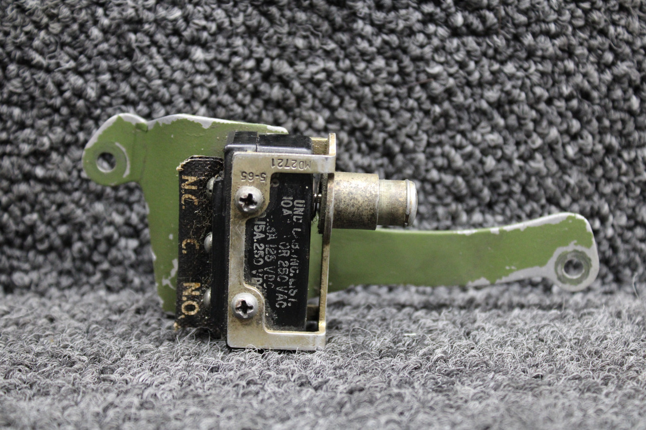 MS25008-1, 0843400-46 Cessna 310K Landing Gear Up Limit Switch and