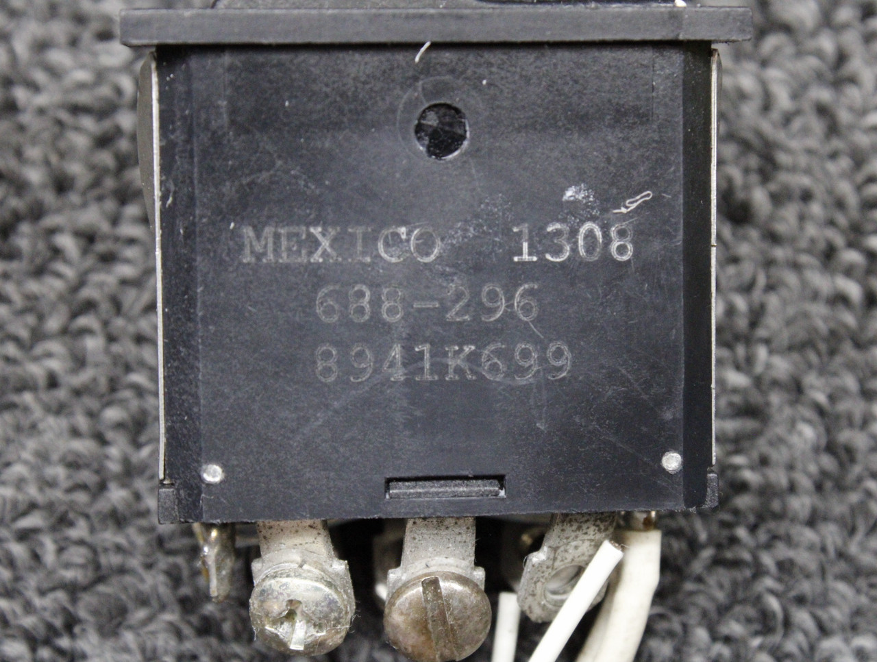 nn-93828ページ 8941K699 (Alternate PN: 688-296) Piper PA28-181 Pitot Heat Rocker