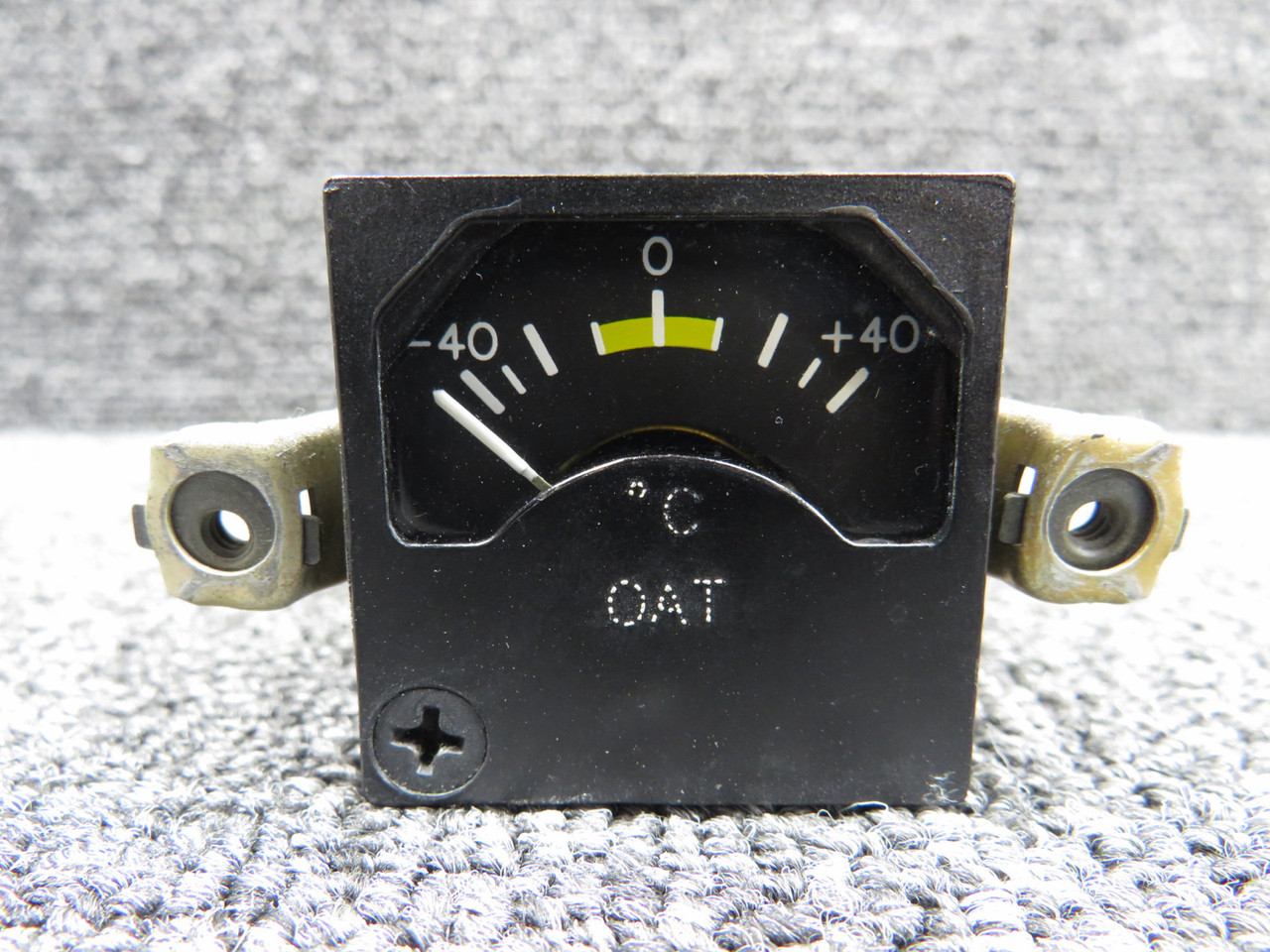 169BP-910-1LBW (Alternate: 1U561-001-1) Sigma-Tek Outside Air Temp Indicator