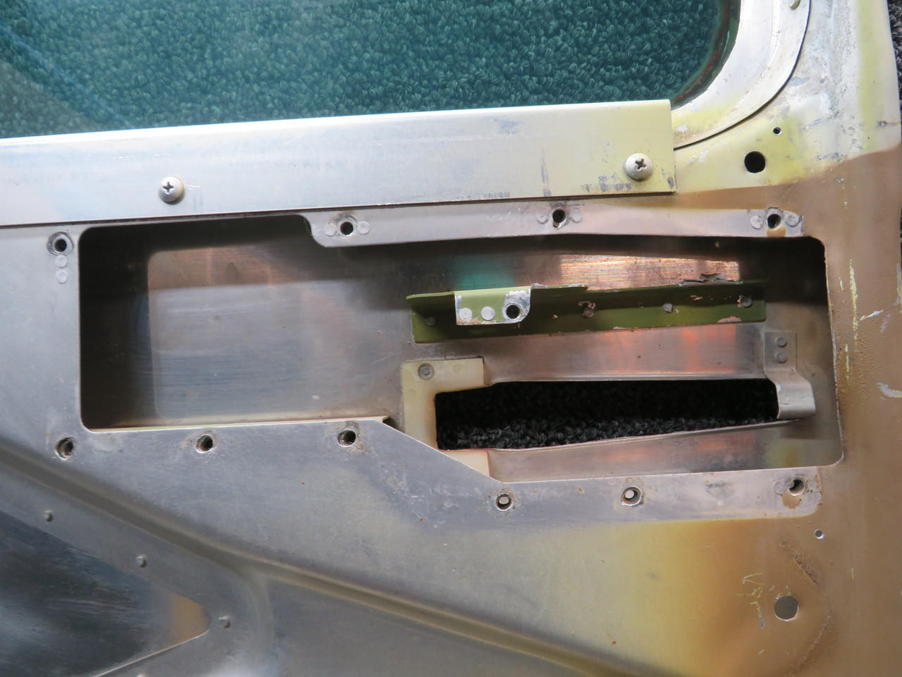 0710620-224 Cessna 182N Cabin Door Structure RH (No Handle)