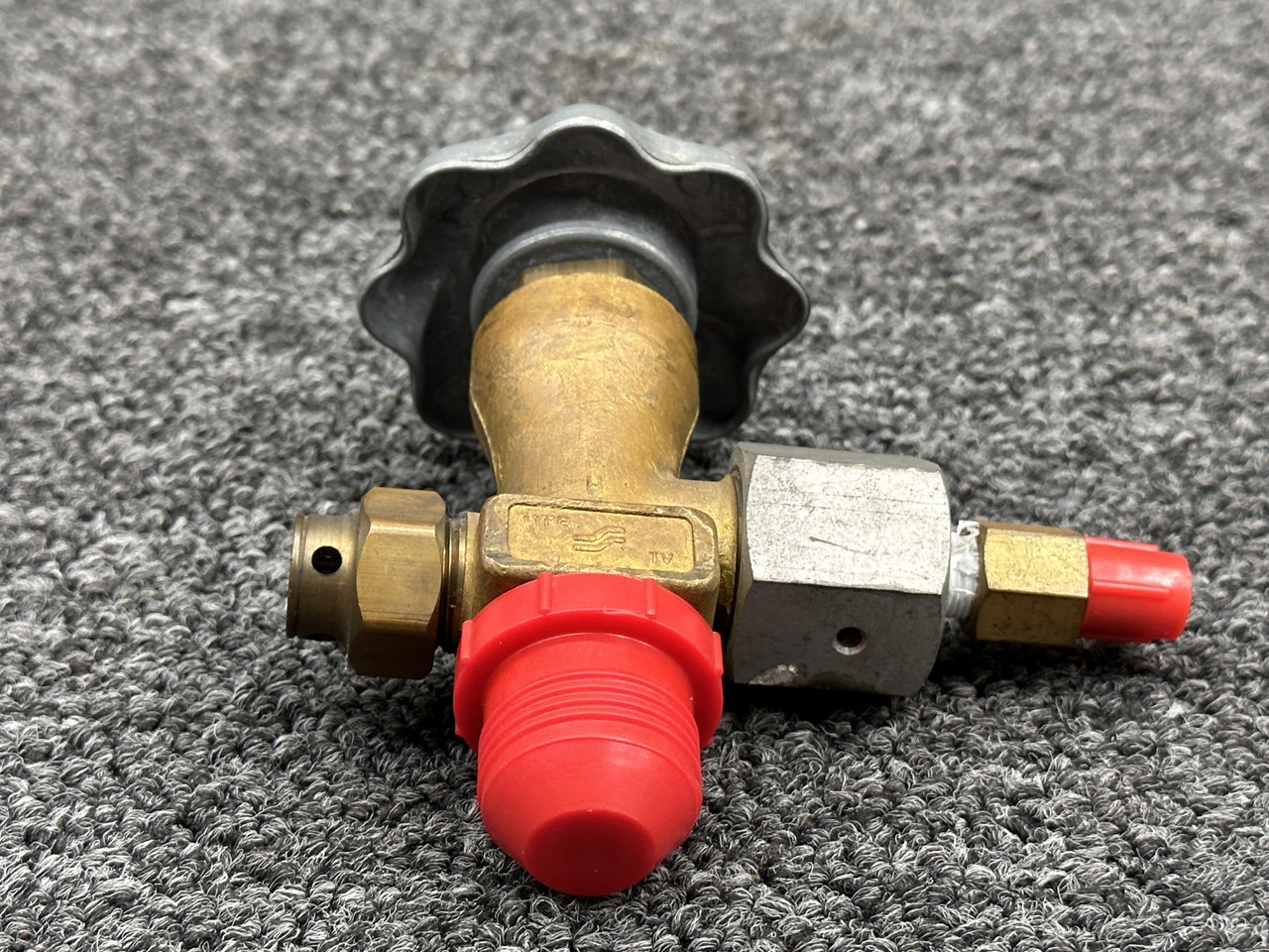 Cavagna Medical Oxygen Cylinder Valve – CGA870 Toggle Valve, .750 UNF, 3360 PSI 11 thumbnail image