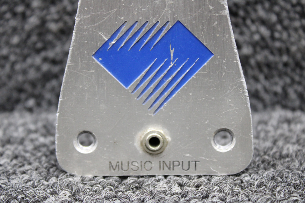Diamond DA40-180 Music Input Jack and Faceplate | BAS Airplane Parts