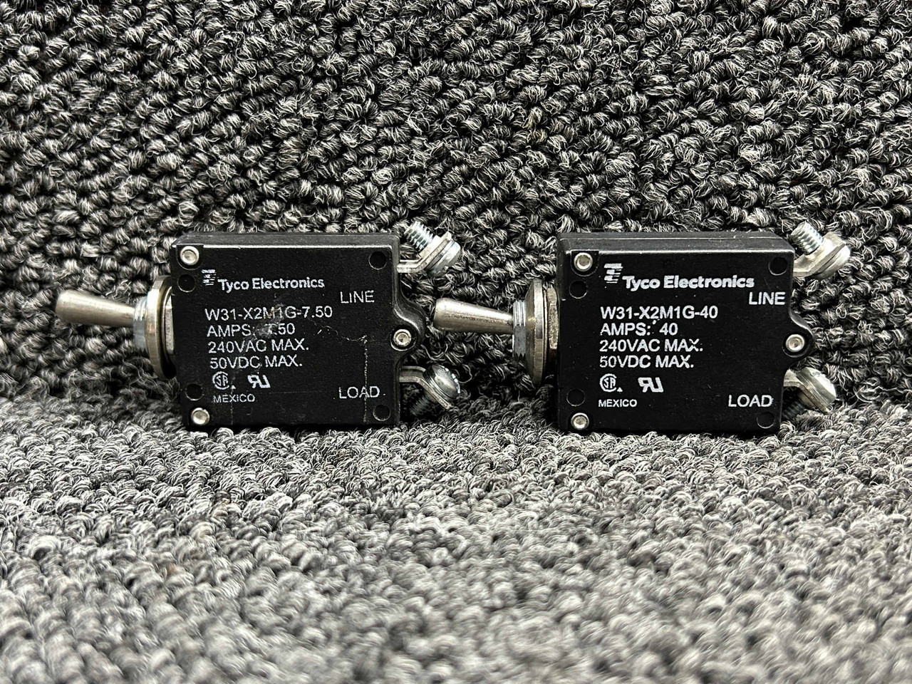 user_31dc1b59ページ W31-X2M1G Series Tyco Electric Toggle Switch Breaker Set (7.5, 40