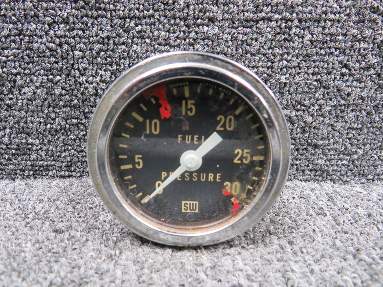 427153 Stewart-Warner Fuel Pressure Gauge Indicator (Worn)