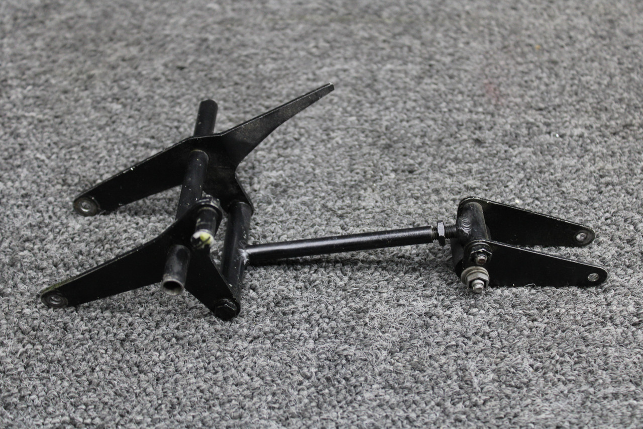 67361-000, 67357-000 and 67359-000 Piper PA28R-201 Nose Gear Door