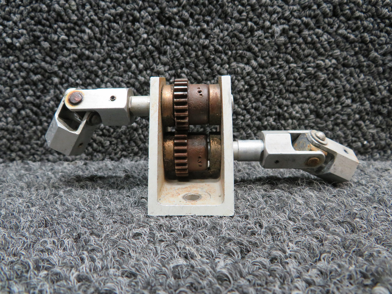 0716635-1 Cessna 172RG Fuel Selector Gear Assembly