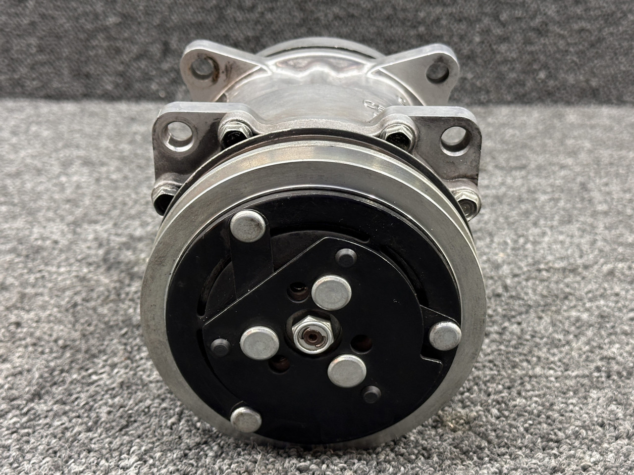 SD5H09 Sanden S5073 Air Conditioning Compressor (Core-Broken Mount)
