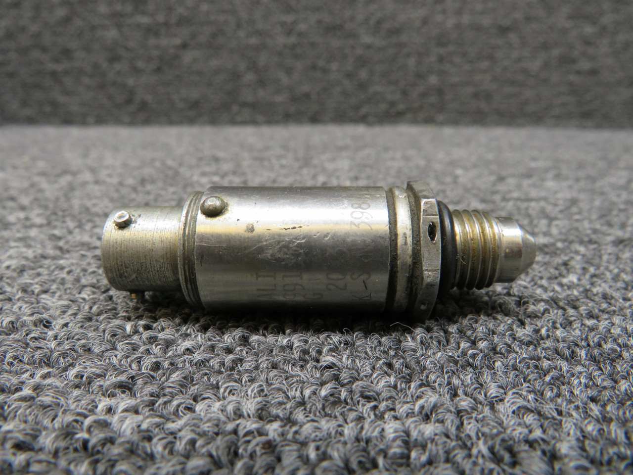 8G300-2 (Alt: 865956-3) CCS Pressure Switch (Has Repairable Tag