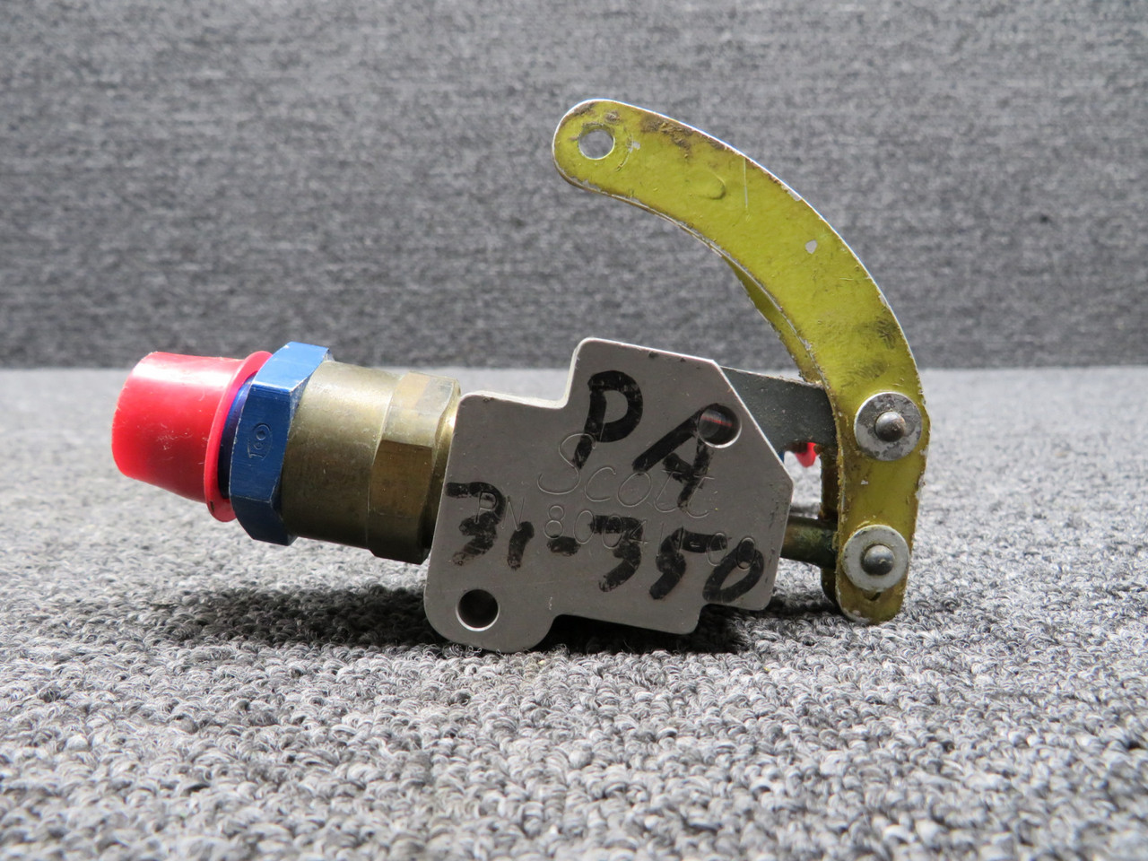 492-110 Piper PA31-350 Scott 800411-00 Crossfeed Fuel Valve Assembly