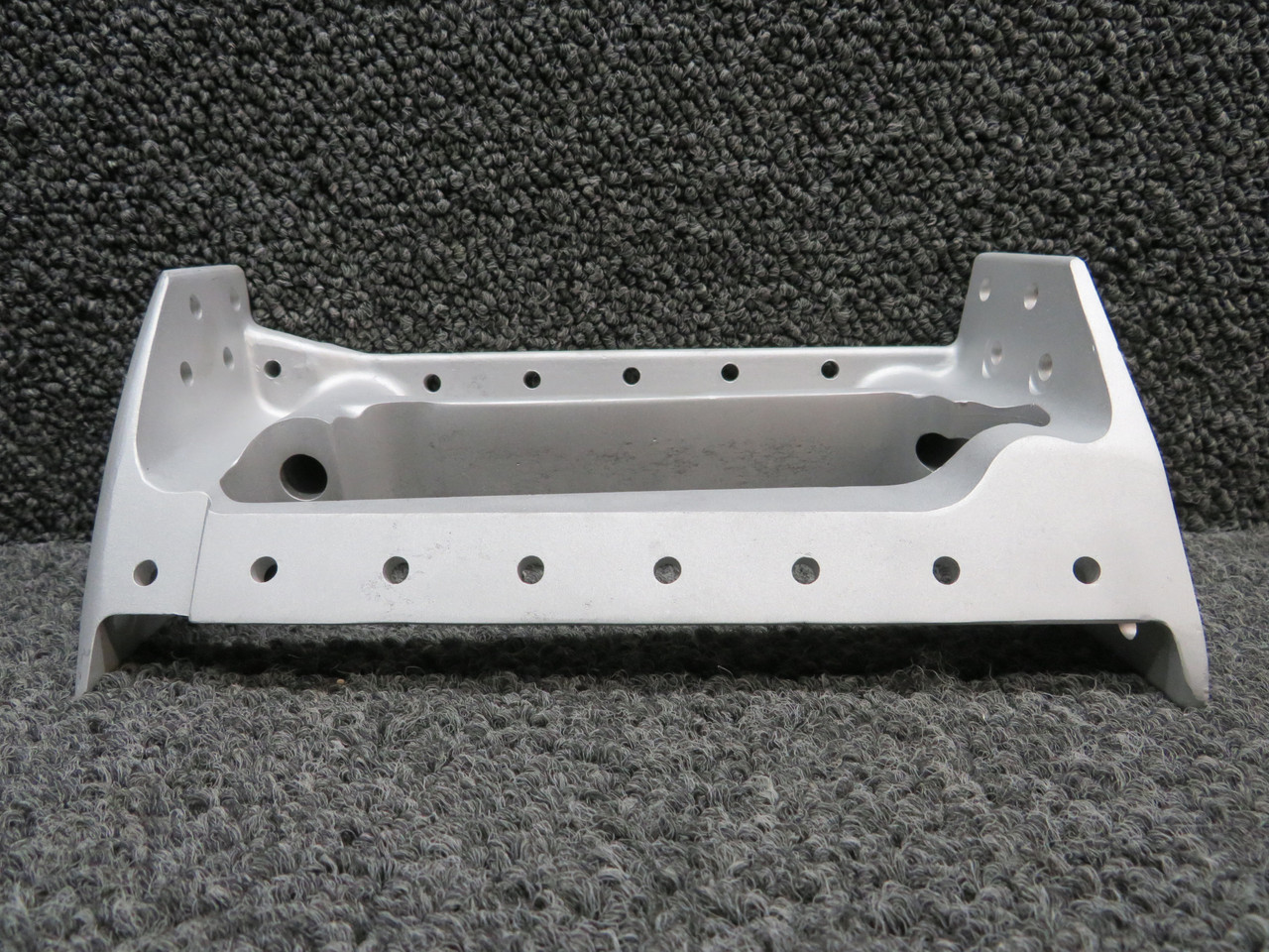 0741603-2 Cessna 182N Outboard Landing Gear Support Casting RH