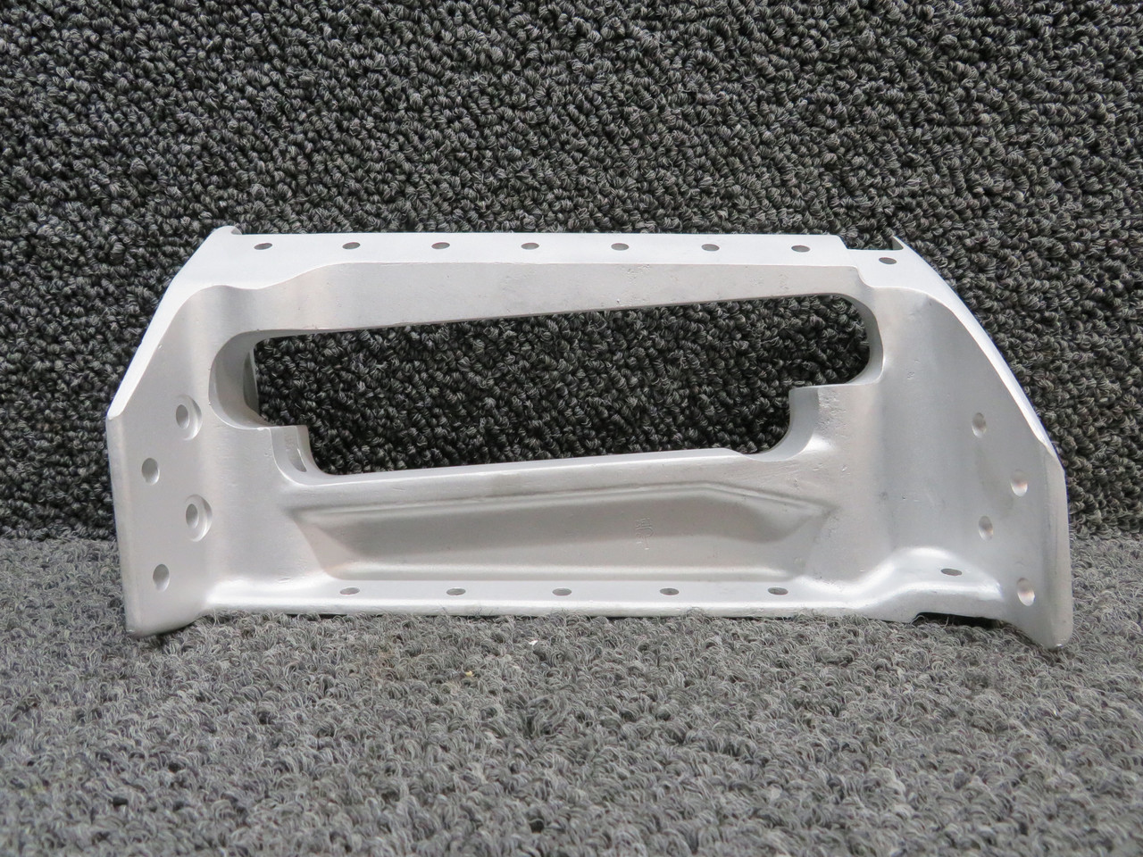 0741603-2 Cessna 182N Outboard Landing Gear Support Casting RH