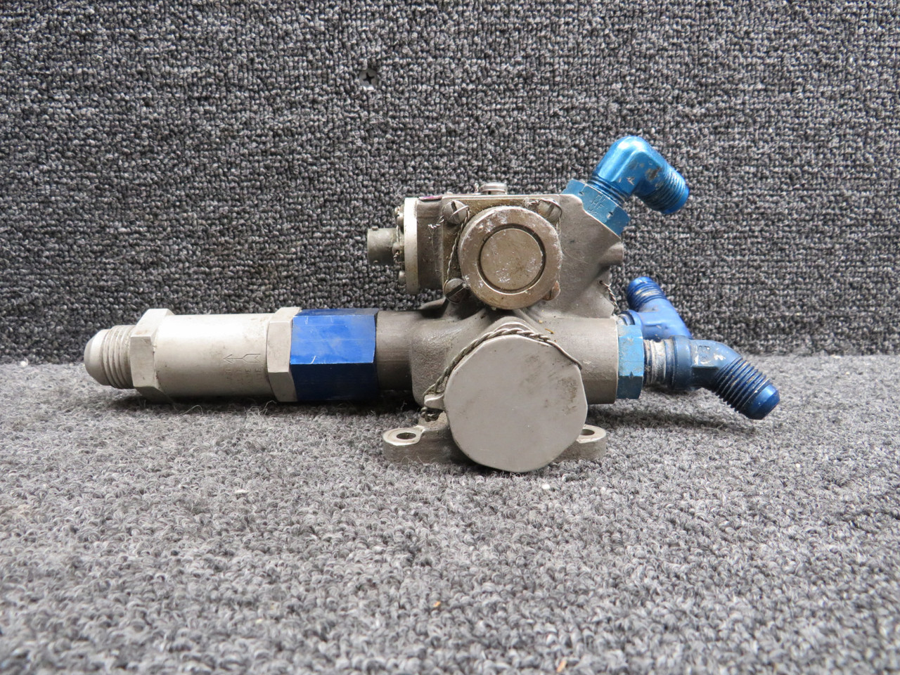 2710969 Parker Hydraulic Landing Gear Control Valve (28 Volts)