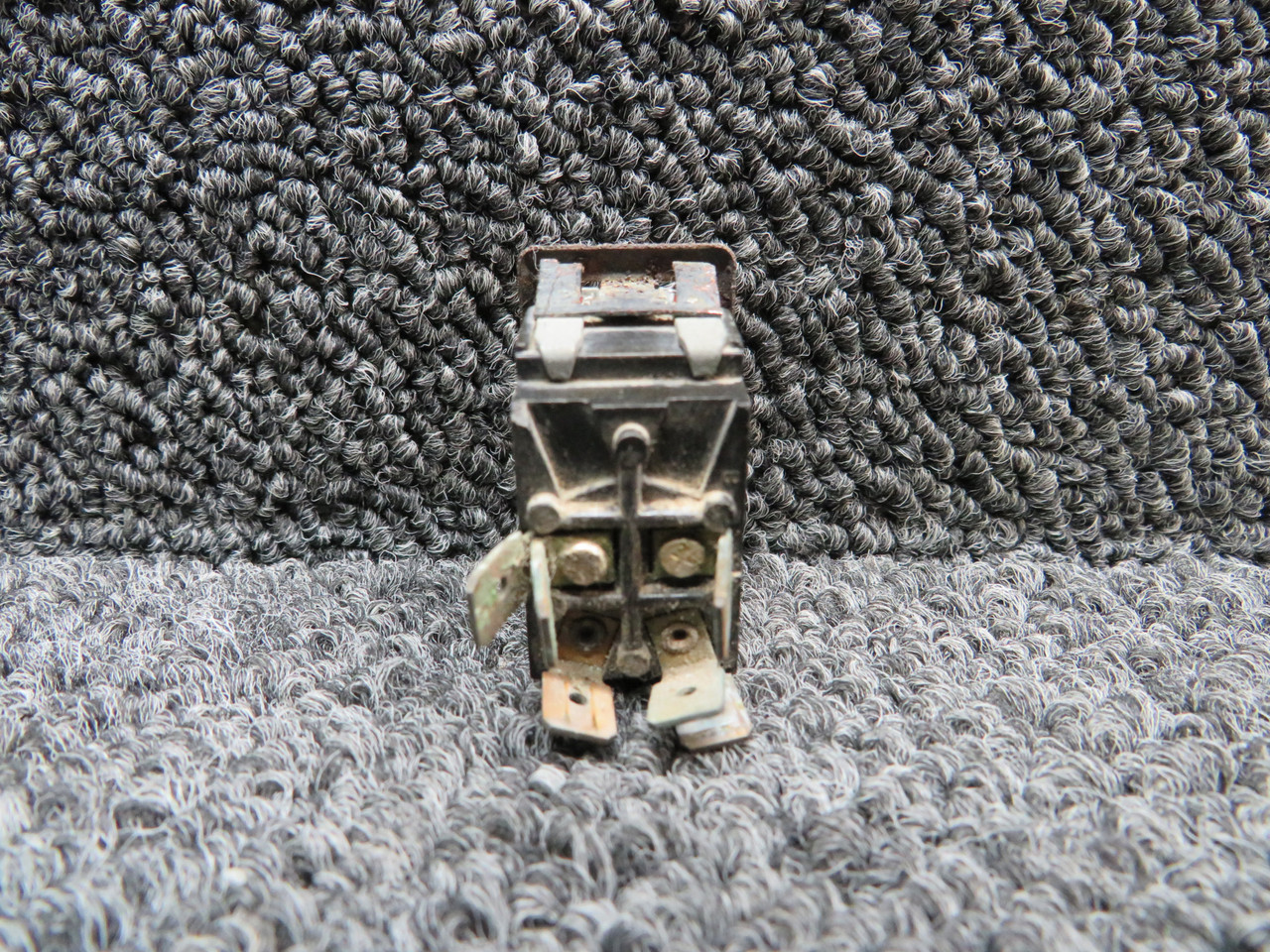 S-1994-1-1 Cessna 150M Master Switch - Split Rocker