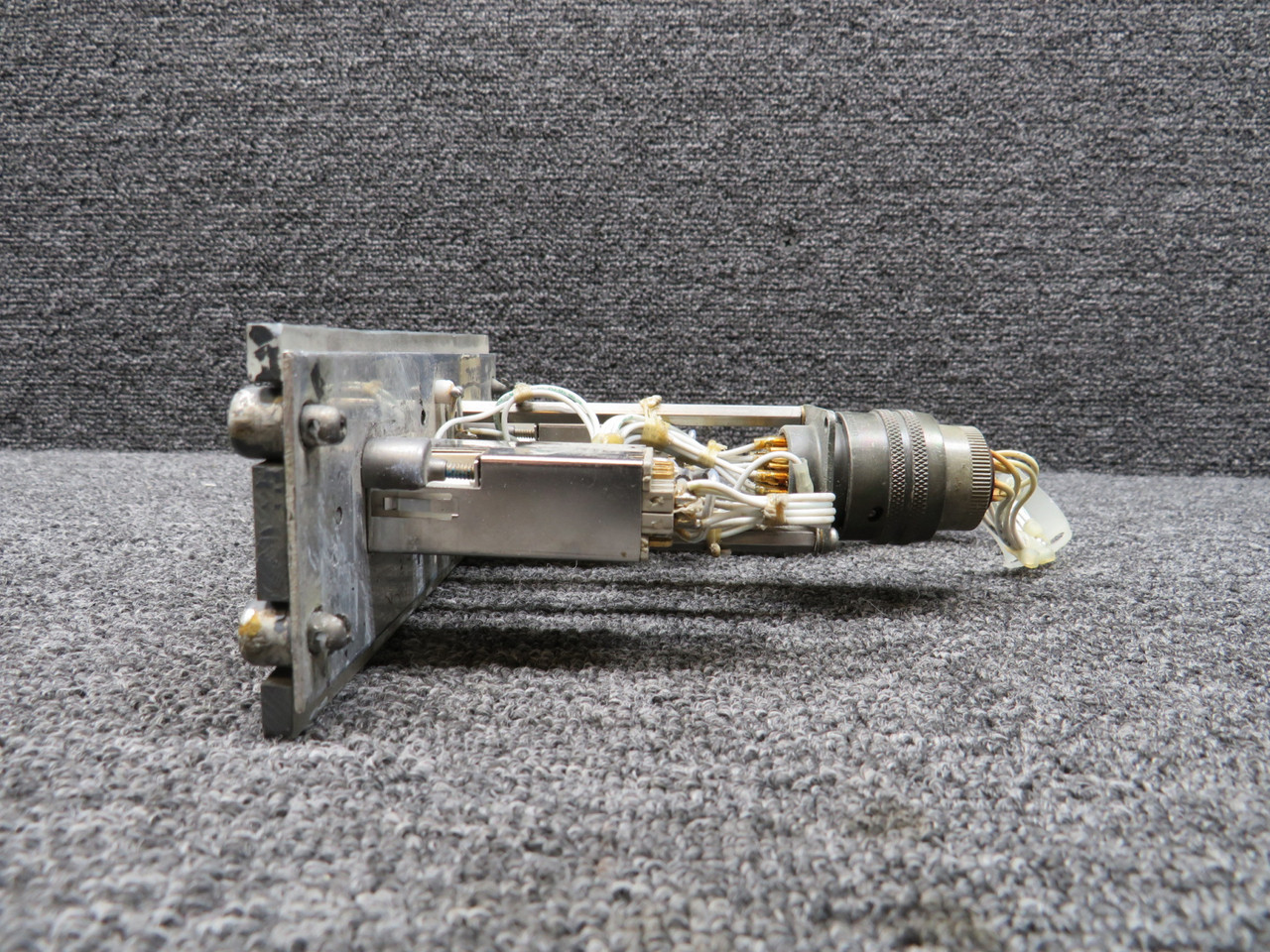 SELCAL Annunciator Switch Box Missing Data Plate