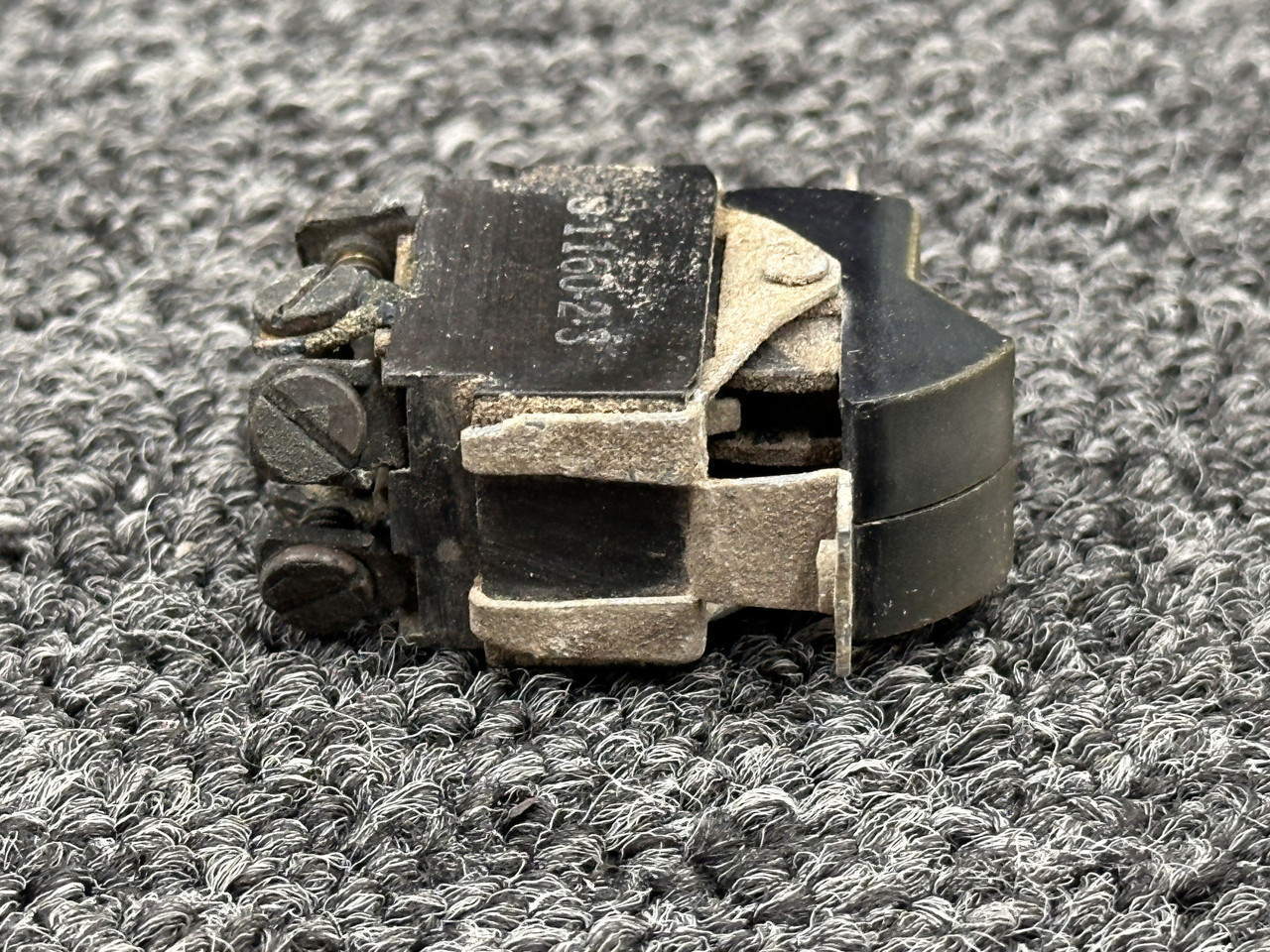 Interlo0cing Split Rocker S-1160-2-3 Carling Split Rocker Switch Assembly with Corrosion