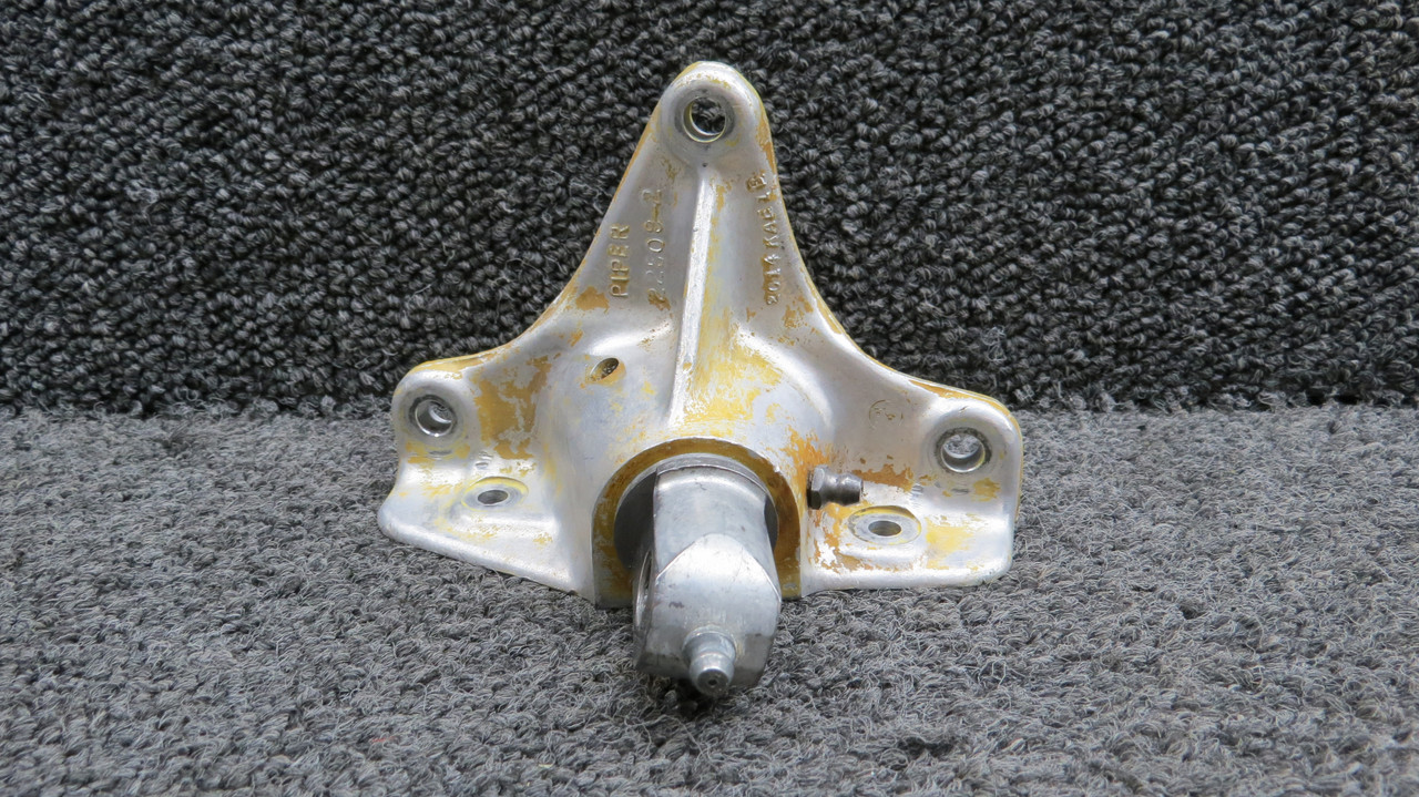 22513-000 (Casting: 22508-2) Piper PA30 LH Main Gear Side Brace
