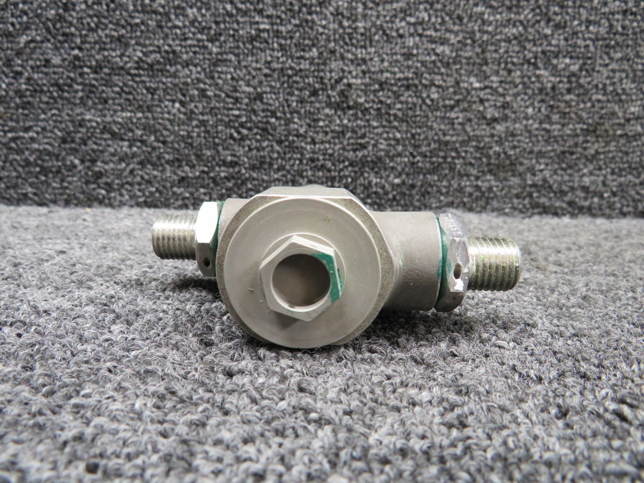 210B-Z-EQ2 ABG SEMCA Core Aircraft Filter Valve Has Green