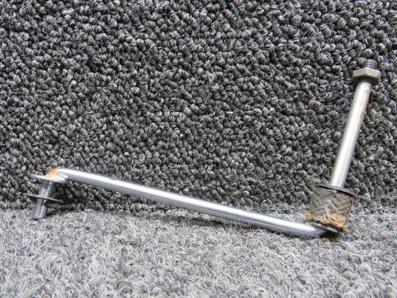 96-420028-9 (Use PN: 96-420028-601) Beechcraft 58 Cabin Door Stop