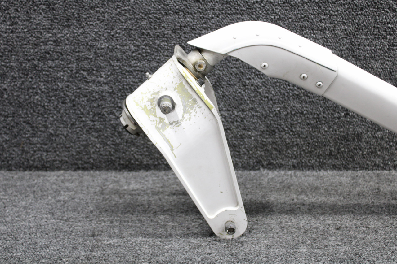 0942005-10, 0942005-1, DDA06217-1 Cessna 162 Nose Gear Strut and