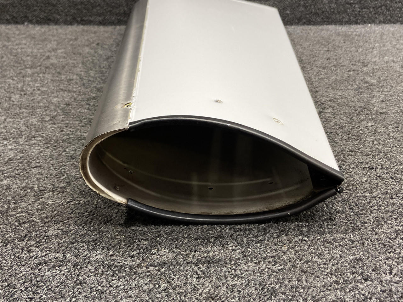 13002-73 Kodiak 100 TKS LH Main Gear Leg Porous Panel Assembly