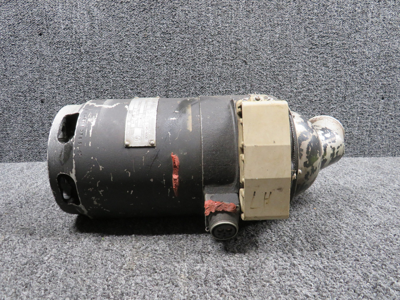 2CM370A1 (Alt: 4833020) GE Aero 1121B AC Generator (Worn Housing