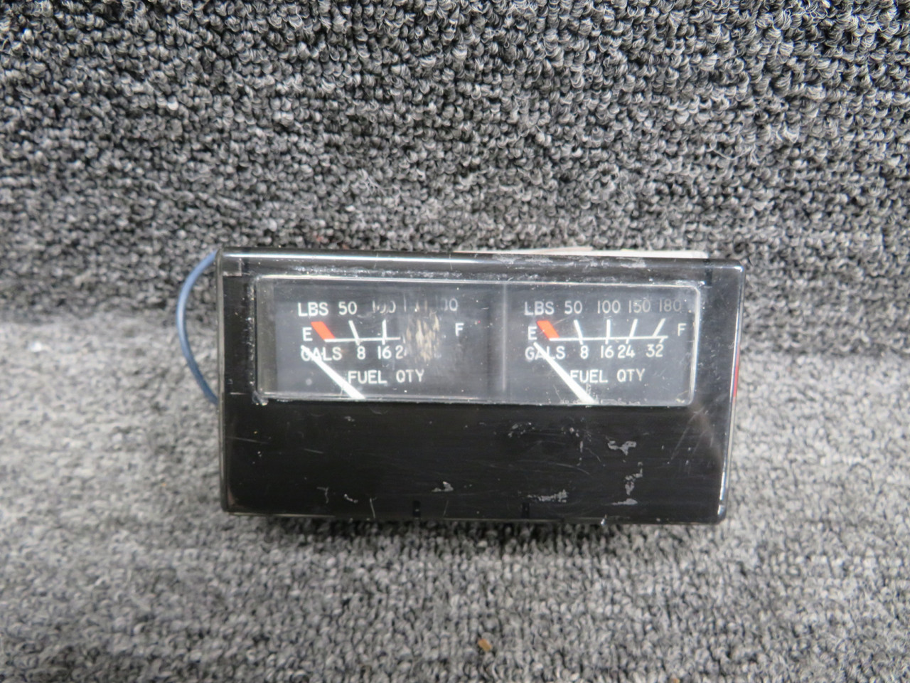 C669537-0107 Cessna Dual Fuel Quantity Indicator Assembly Cluster