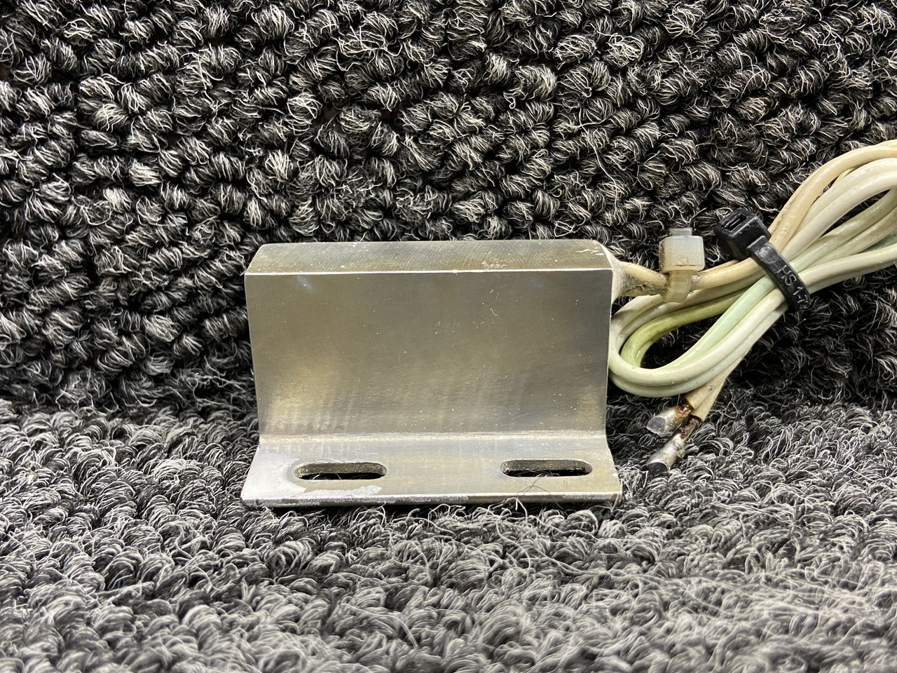 2070019-1 (Use: 2070019-3) Cessna 177RG Main Gear Actuating Switch