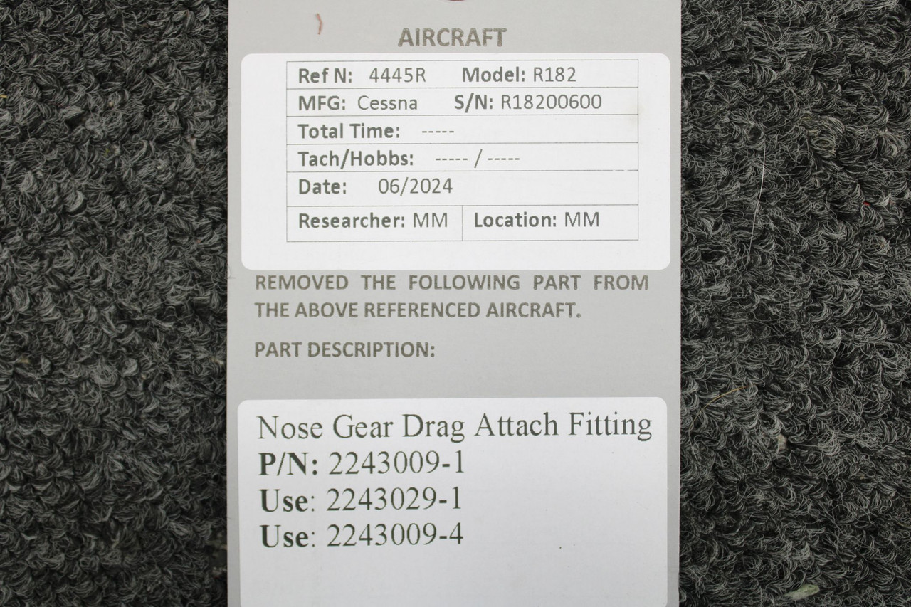 Sugar_9014ページ 2243009-1 (Use PN: 2243029-1) Cessna R182 Nose Gear Drag Attach