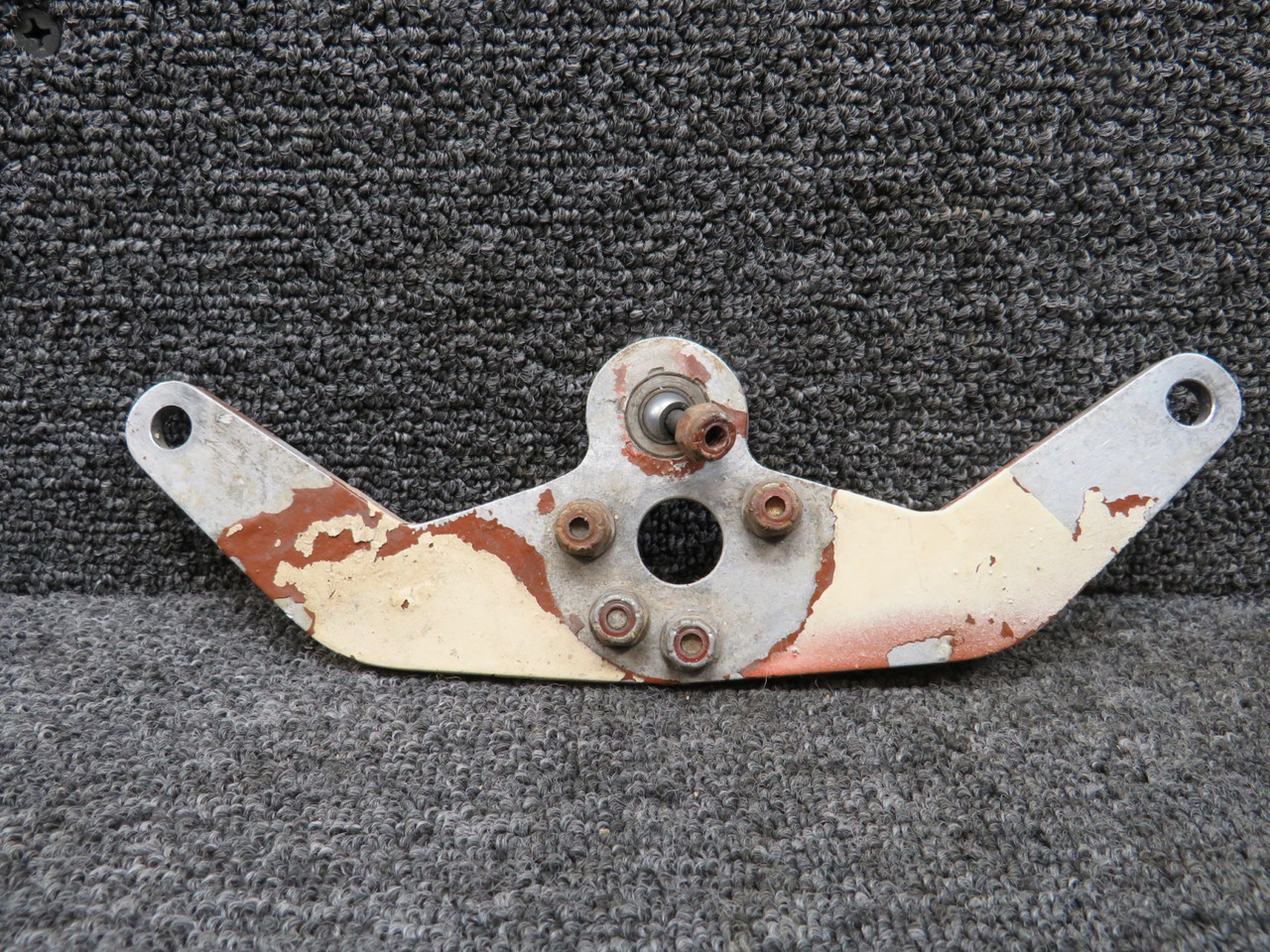 【C26192】突然 0432166-5 (WEU: 0432012-4) Cessna 152 Elevator Bellcrank Assy
